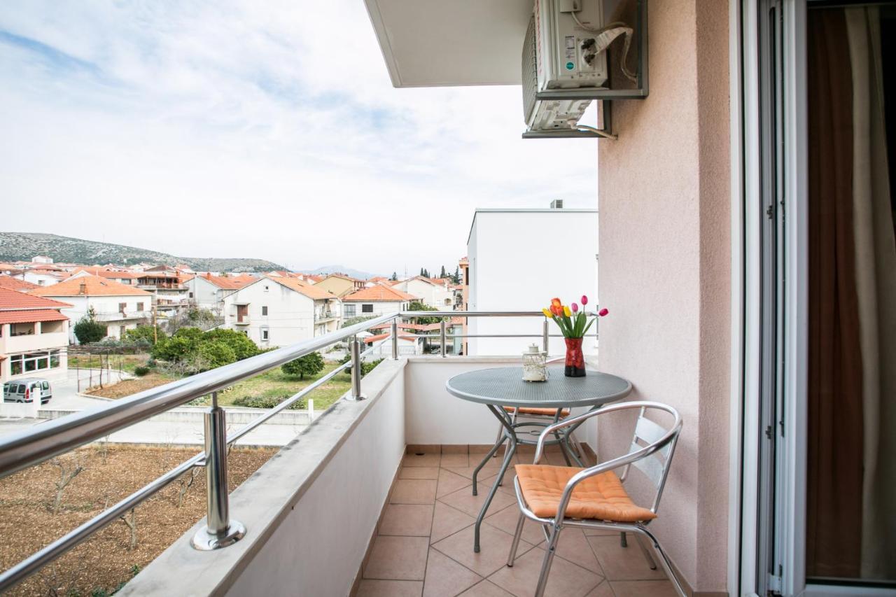 Bili Trogir
